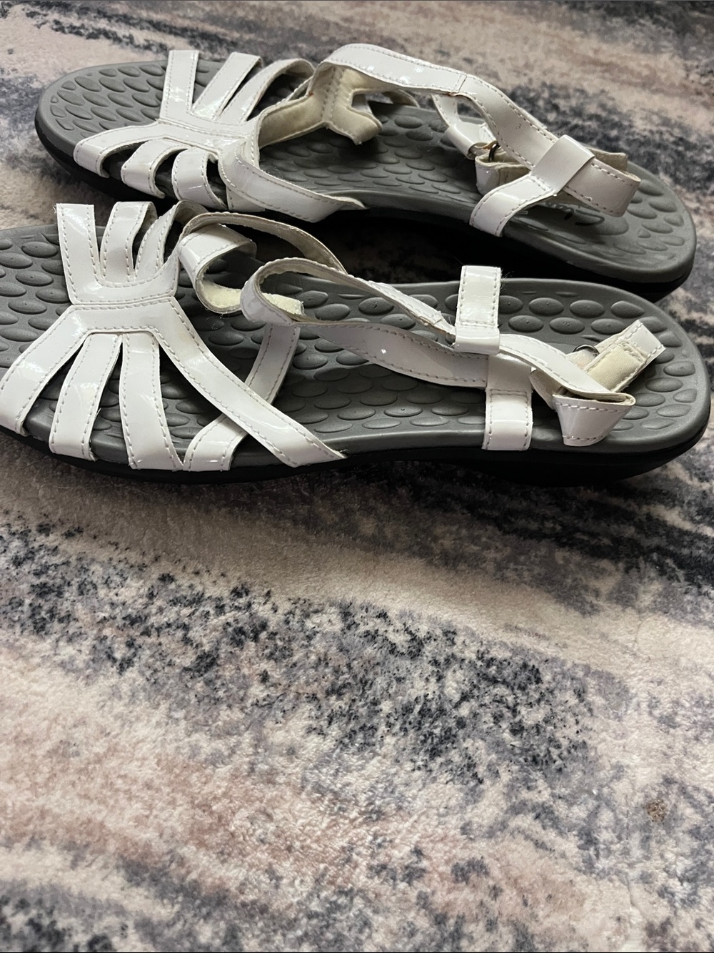Women’s White Strappy Comfort Sandals - Picture 3 of 6